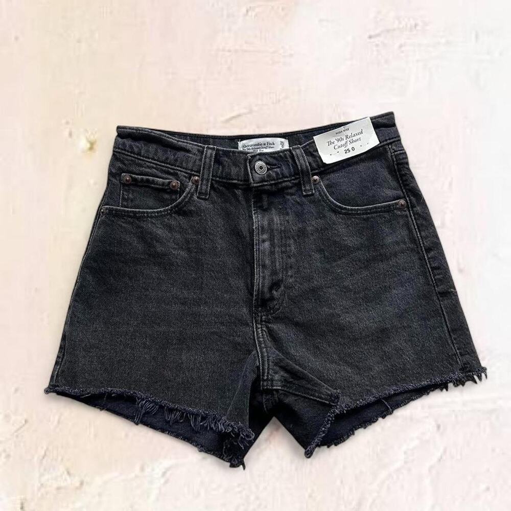 NWT Abercrombie & Fitch 90s Relaxed Cutoff Black black denim jean shorts size 25 - Picture 2 of 9